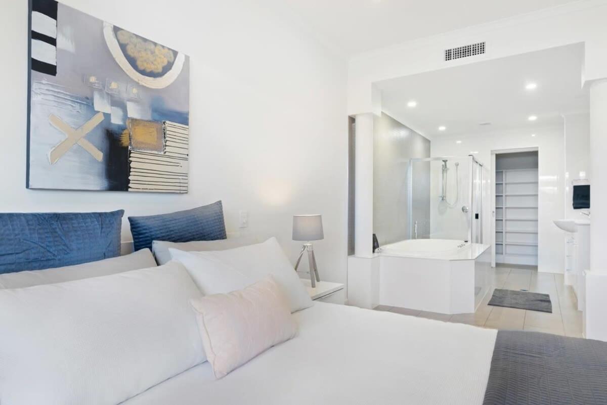 Apartment Gallery 4 145 Hindmarsh Road - Byo Linen