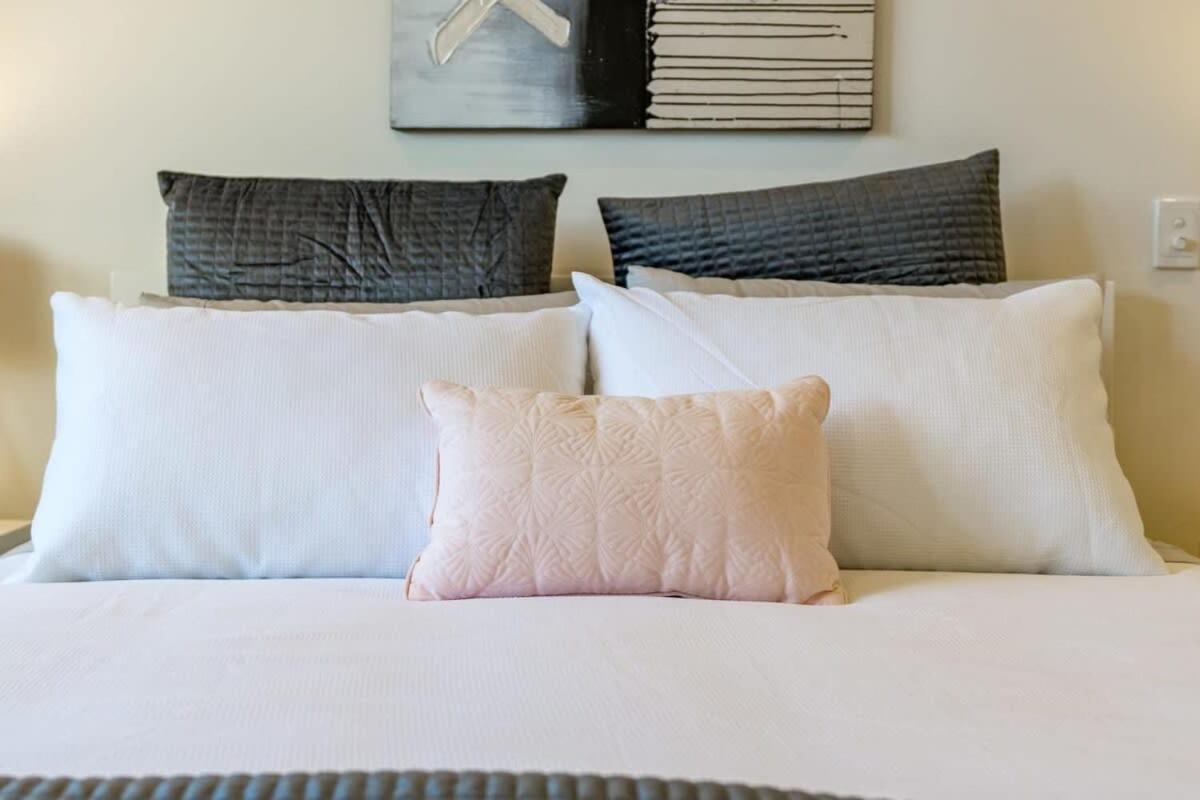 Apartment Gallery 4 145 Hindmarsh Road - Byo Linen *