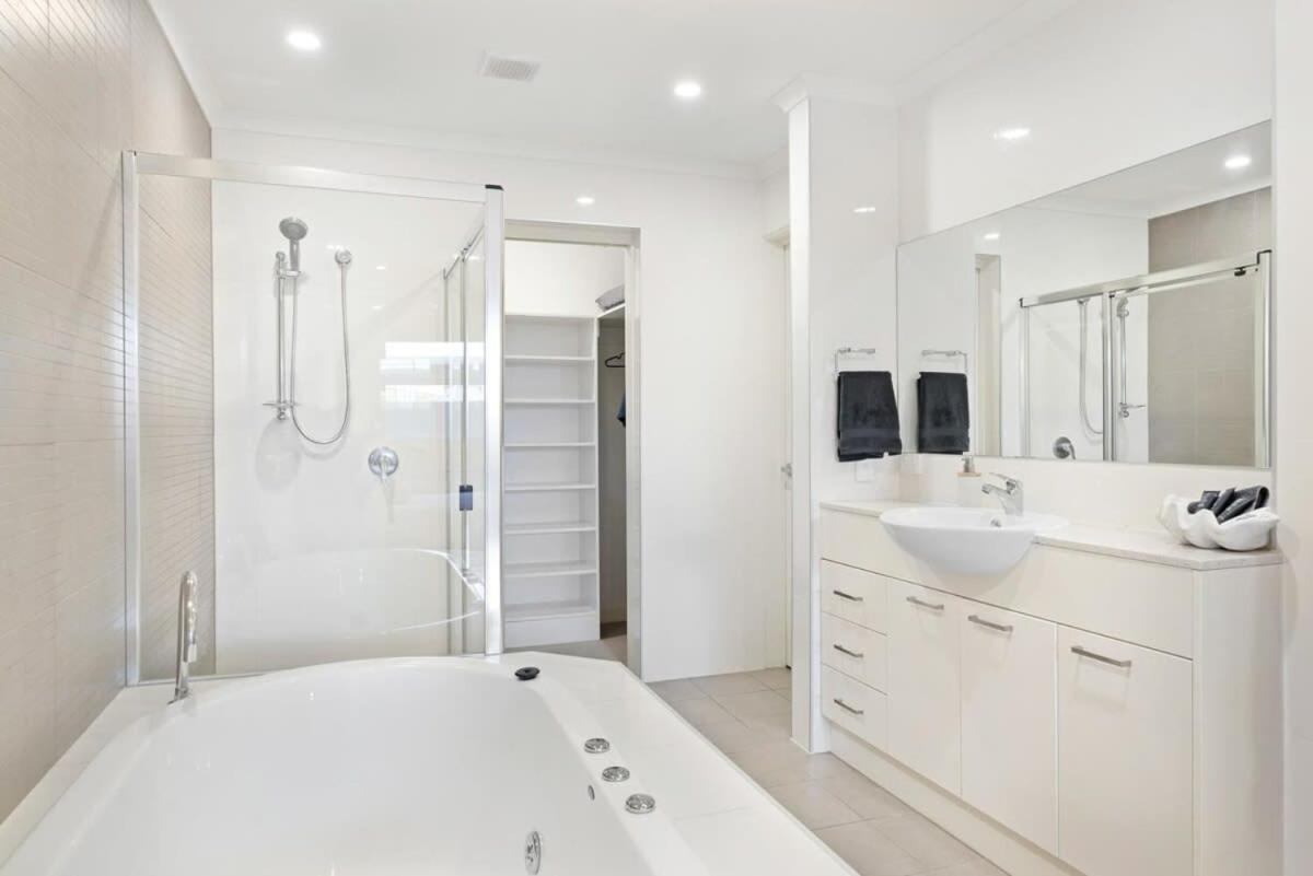 Apartment Gallery 4 145 Hindmarsh Road - Byo Linen